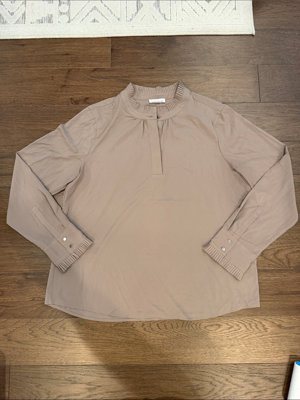 Calvin Klein Pleated Mock Neck Blouse in Taupe Size XL - C60-032